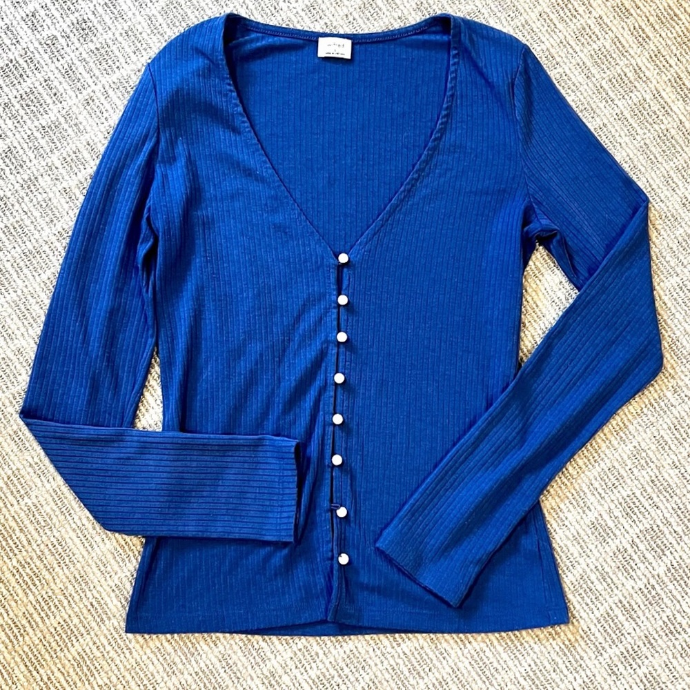 Aritzia Pearl Top